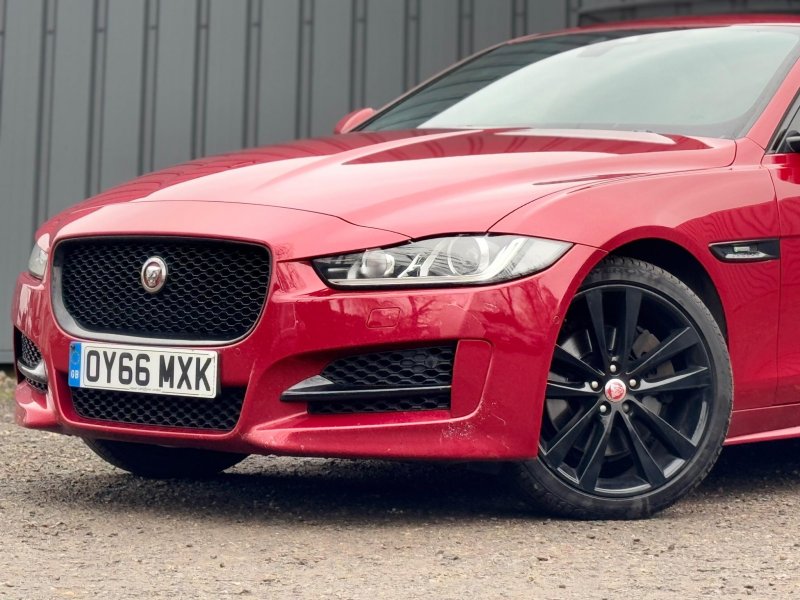 JAGUAR XE