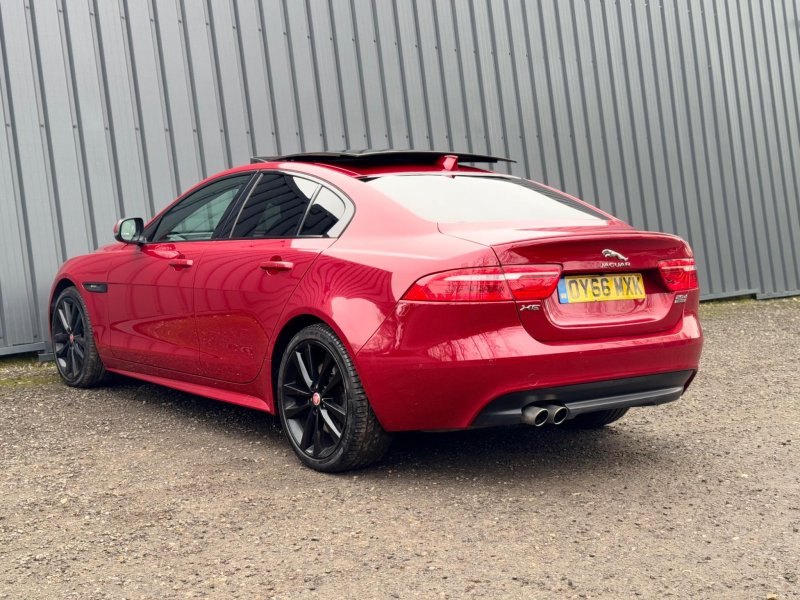JAGUAR XE