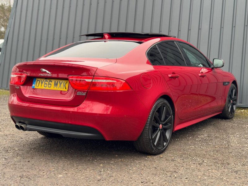 JAGUAR XE