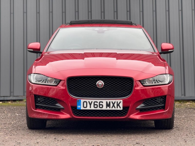 JAGUAR XE