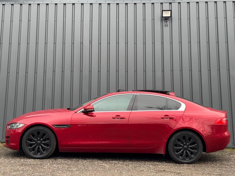 JAGUAR XE