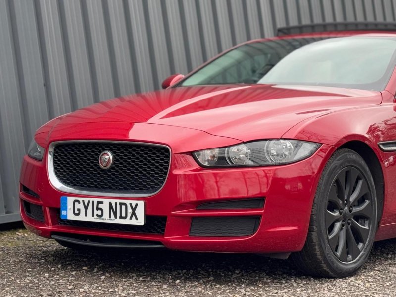 JAGUAR XE
