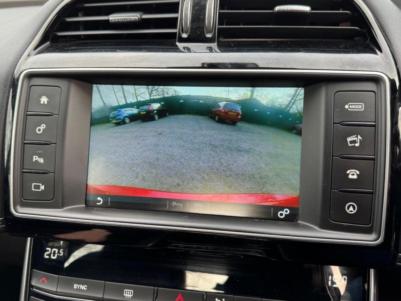 JAGUAR XE