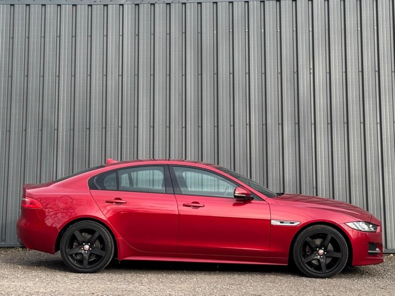 JAGUAR XE