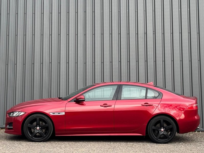 JAGUAR XE