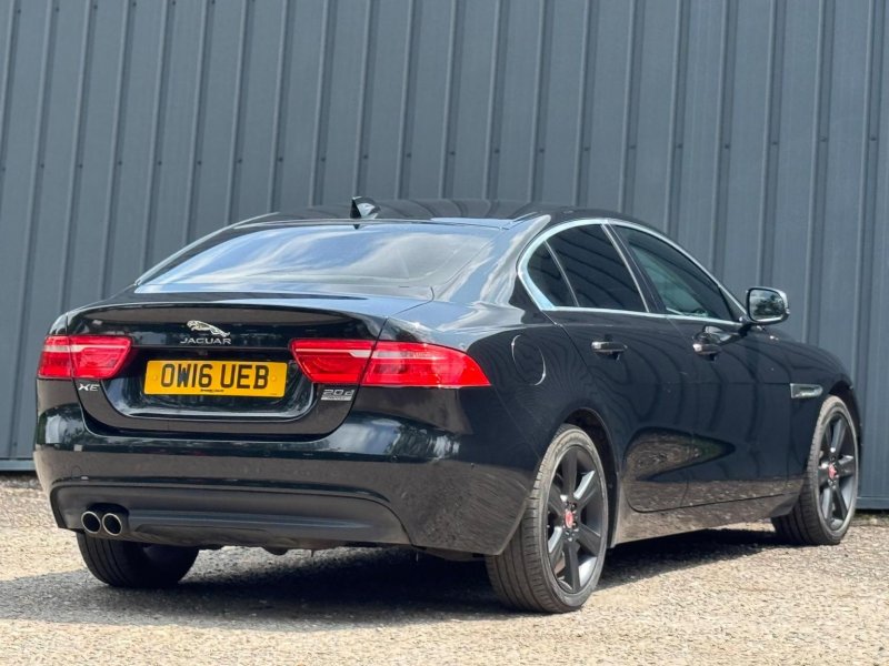 JAGUAR XE