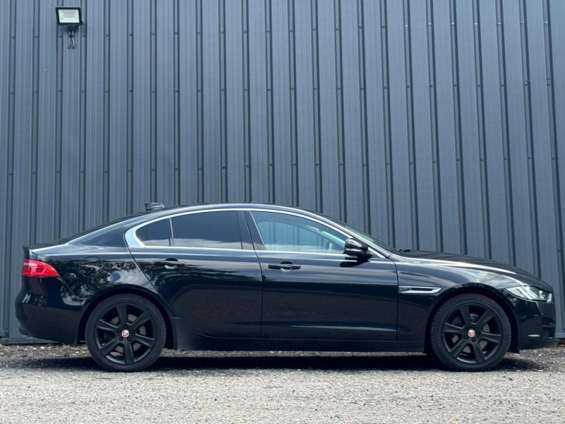 JAGUAR XE