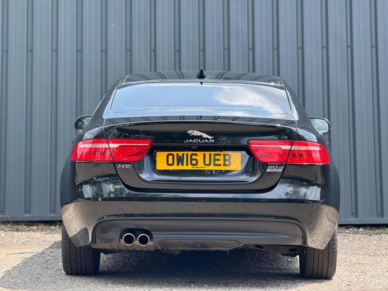 JAGUAR XE