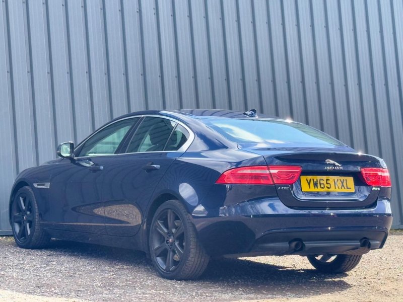 JAGUAR XE