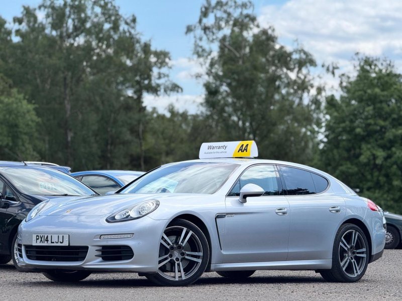 PORSCHE PANAMERA