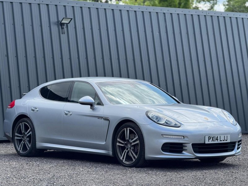 PORSCHE PANAMERA