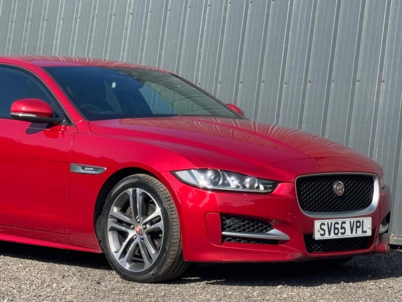 JAGUAR XE