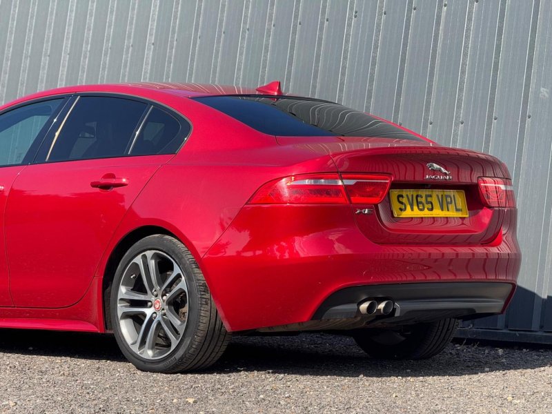 JAGUAR XE