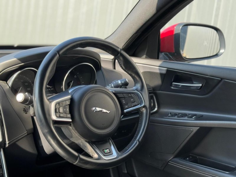 JAGUAR XE