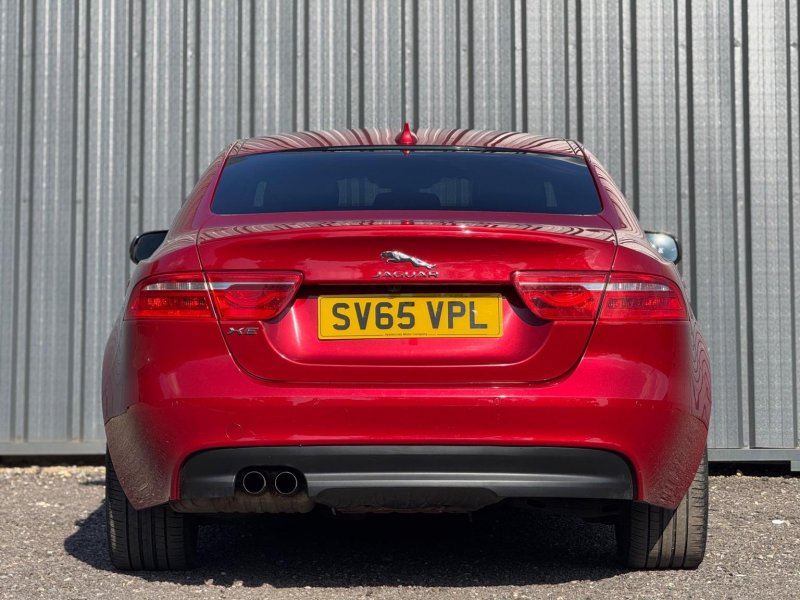JAGUAR XE