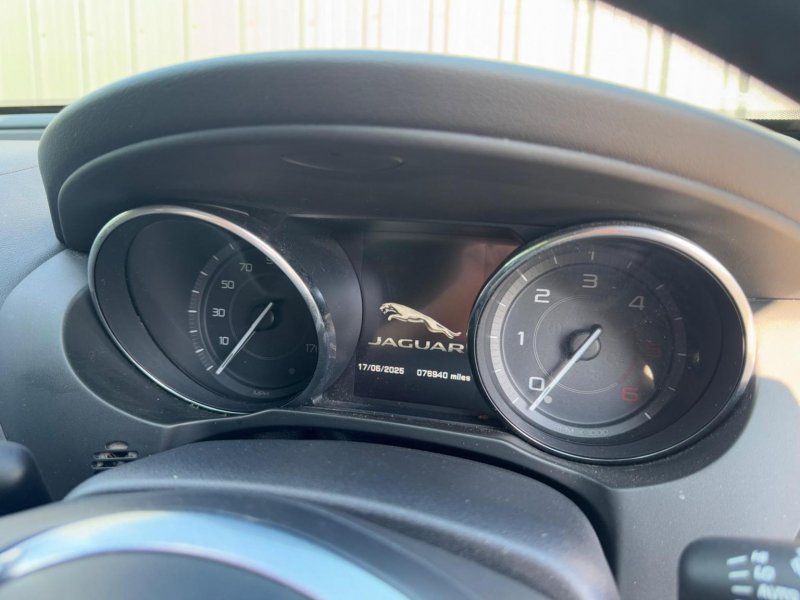 JAGUAR XE