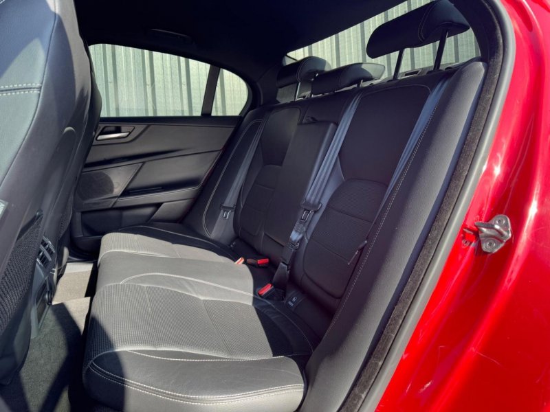 JAGUAR XE
