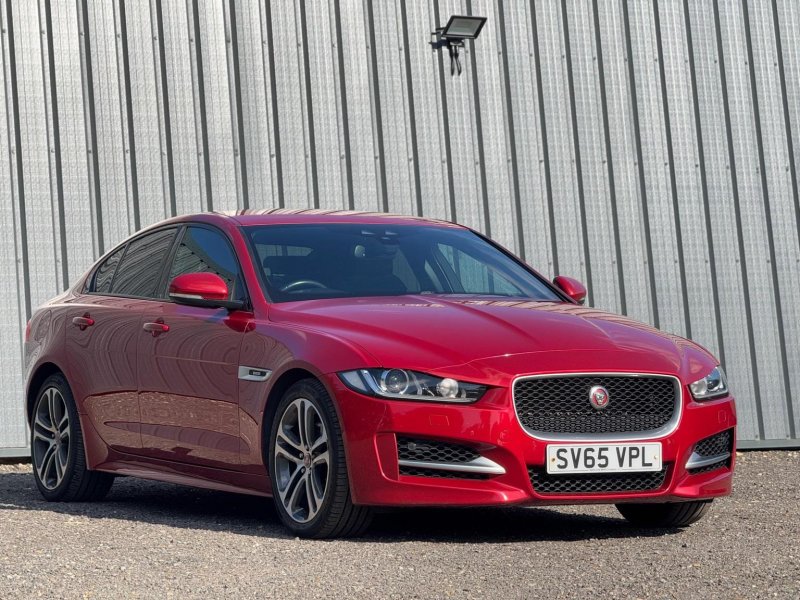 JAGUAR XE