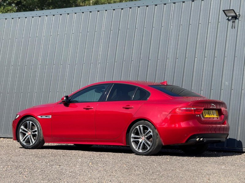 JAGUAR XE