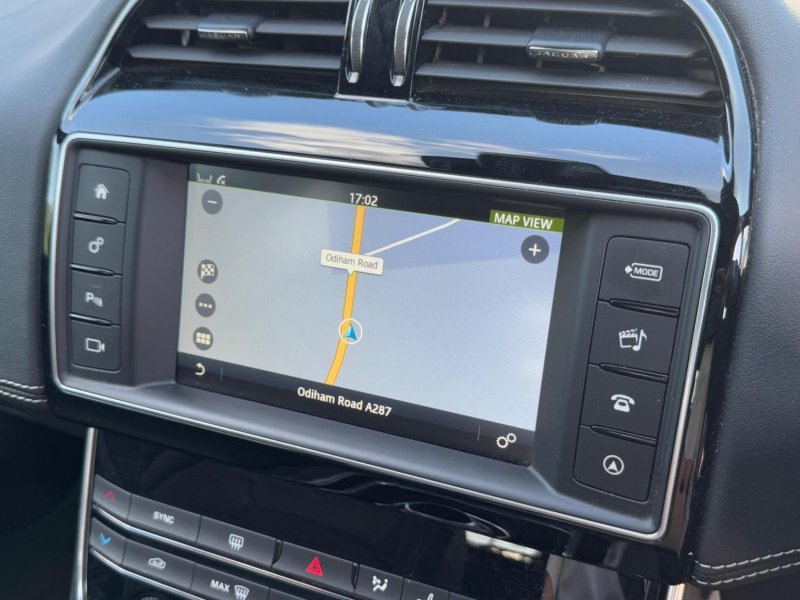 JAGUAR XE