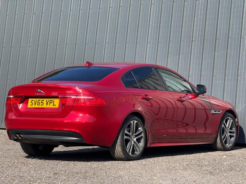 JAGUAR XE