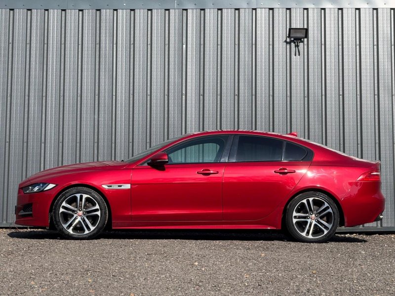 JAGUAR XE