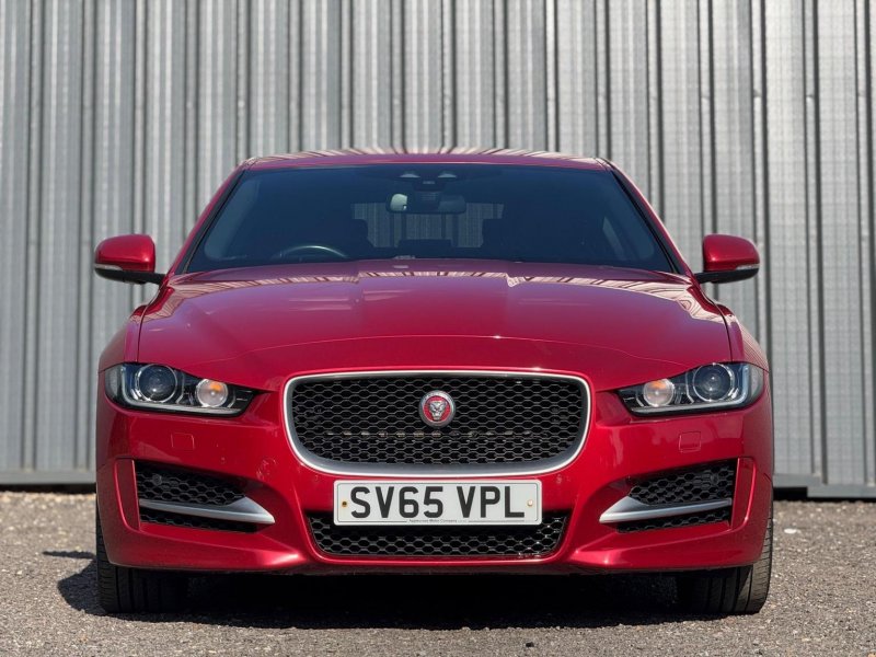 JAGUAR XE